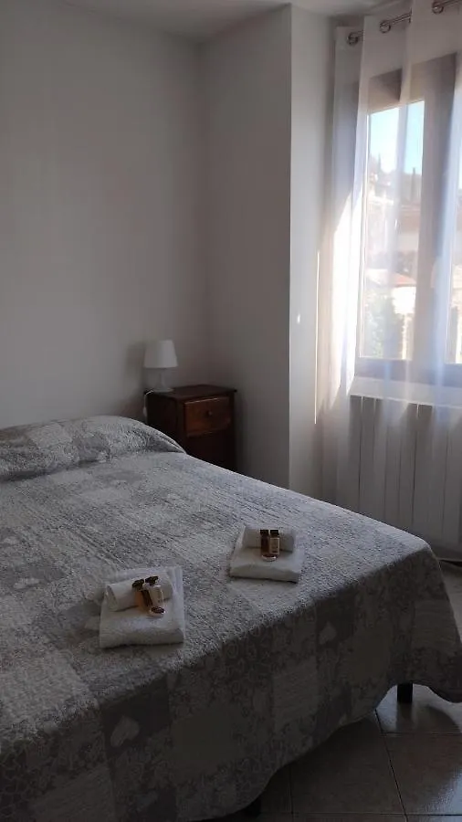 Agora' Home Gardone Riviera Ferienhaus